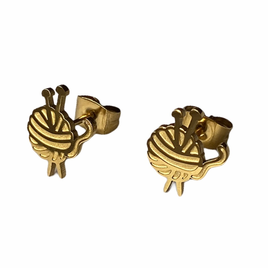 Knitting Needles and Yarn Studs Gold