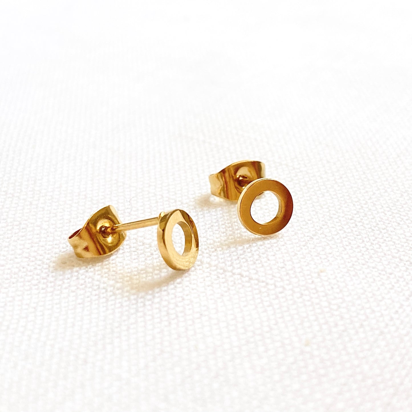 Classic Halo Earring Studs Gold