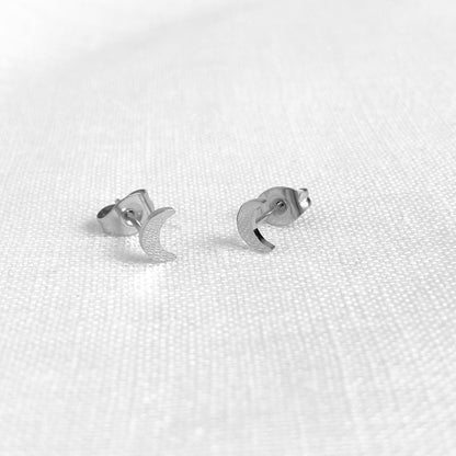 Moon Crescent Studs Silver